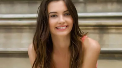 Leyla Lydia Tuğutlu’dan karnı burnunda poz