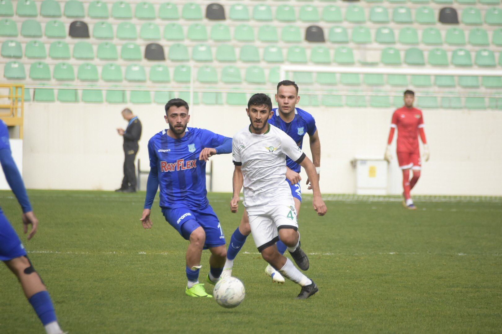 3.Lig’deki Bursa ekibi 7 maçlık hasretini Akhisar’da bitirdi!