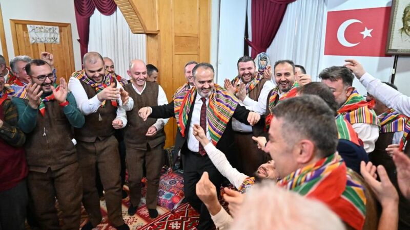 Bursa’da ‘Danışık Gecesi’ düzenlendi Bursa'da dağ yöresi köylerinin geleneksel eğlencesi "Danışık Gecesi" düzenlendi.