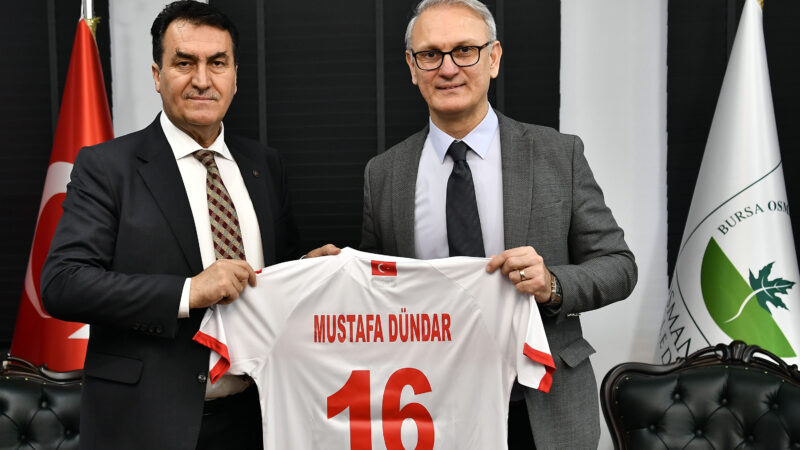 Hentbol Federasyonu Başkanı Kılıç’tan Dündar’a ziyaret Türkiye Hentbol Federasyonu Başkanı Uğur Kılıç, Osmangazi Belediye Başkanı Mustafa