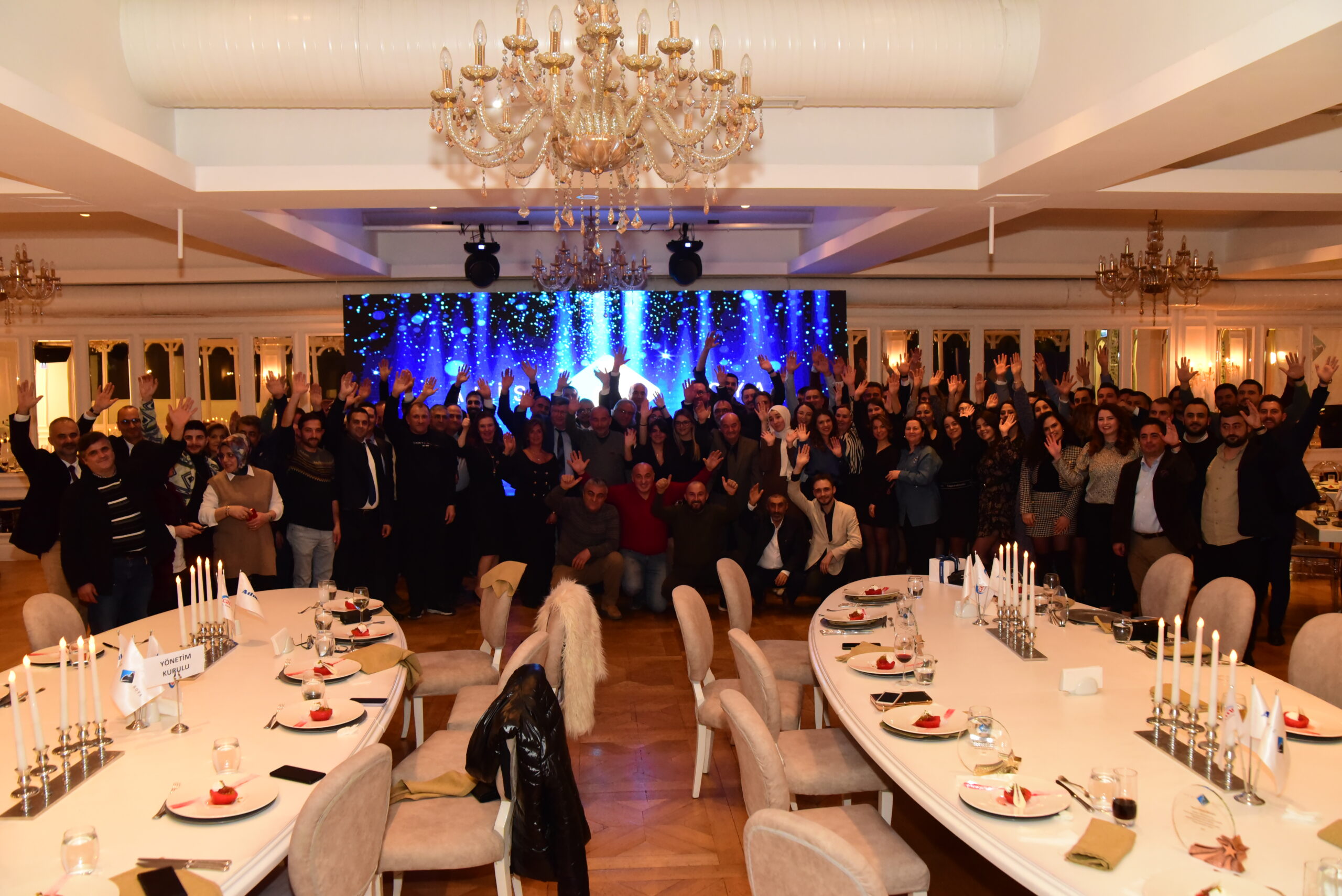 Akiş Boya’nın gurur gecesi Akiş Boya’nın gurur gecesi