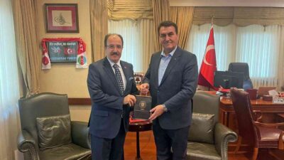 Osmangazi Belediye Başkanı Mustafa Dündar, Azerbaycan’ın başkenti Bakü’de düzenlenen Türkiye-Azerbaycan