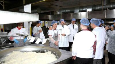 Başkan Mustafa Işık, genç stajyerlerin misafiri oldu