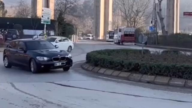 Plakasını kapatıp drift yapan sürücüye 22 bin lira ceza Plakasını kapatıp drift yapan sürücüye 22 bin lira ceza