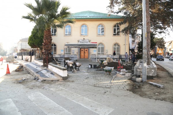 Gürsu Merkez Cami çevresi yenileniyor