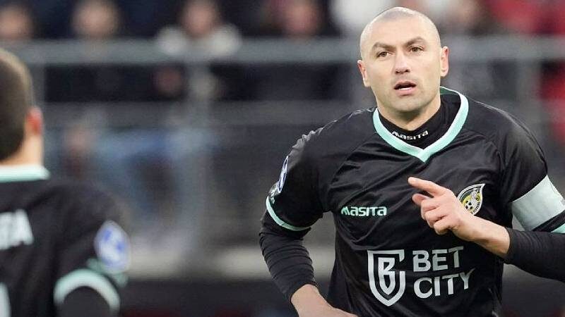 Burak Yılmaz gollerine devam ediyor Fortuna Sittard’ın deplasmanda AZ Alkmaar’a 3-1 mağlup oluğu karşılaşmada konuk