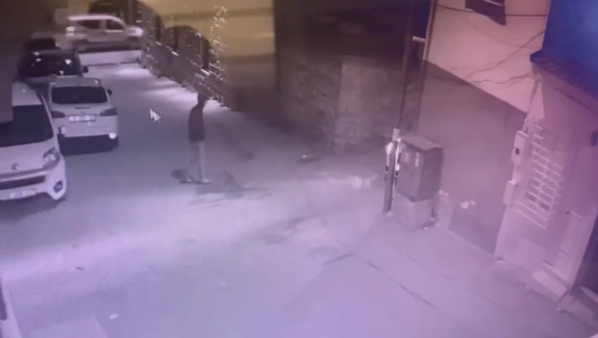 Bursa’da kültür merkezinden 160 bin liralık kurşun kaplama çaldılar Bursa’da kültür merkezinden 160 bin liralık kurşun kaplama çaldılar