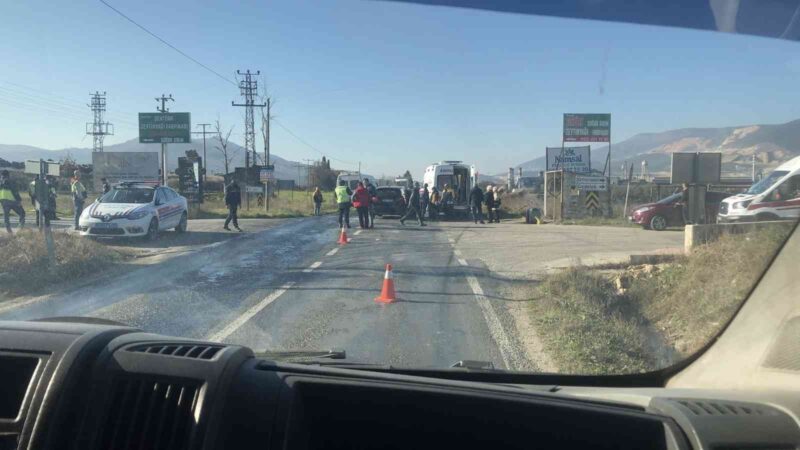 Bursa’da minibüs otomobille çarpıştı: 7 yaralı Bursa’da minibüs ile otomobilin çarpıştığı kazada 7 kişi yaralandı.