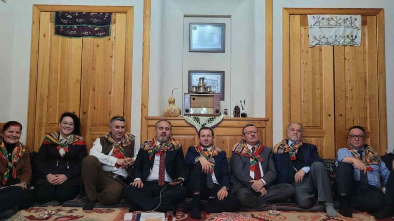 DAĞ-DER yöre kültürü dünyaya tanıtılacak DAĞ-DER yöre kültürünü dünyaya tanıtmak için anlamlı bir gece düzenledi.