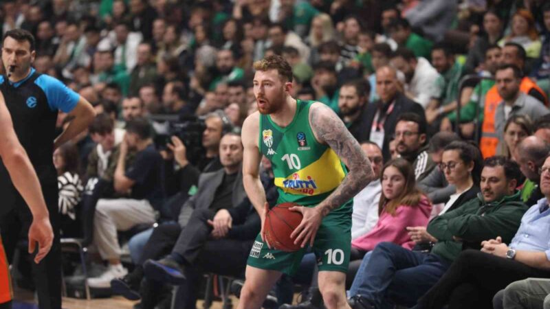 Bursaspor Onuralp Bitim’in formasını açık artırmayla satışa çıkardı! Yeşil beyazlı kulüp, geliri depremzedelere bağışlanacak forma satışının 16 Şubat'ta