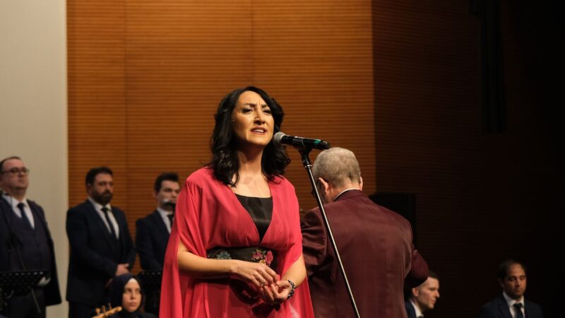 Bursa’da Hale Yamaner’le türkü şöleni Bursa Büyükşehir Belediyesi Orkestra Şube Müdürlüğü Türk Halk Müziği Bölümü