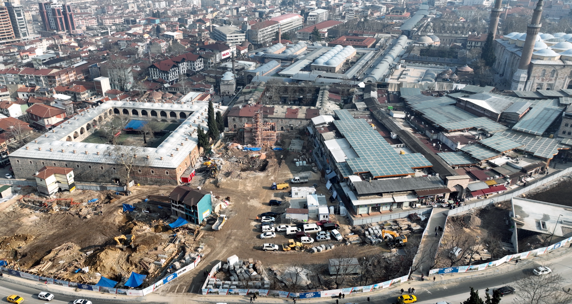 Bursa’da tarihi Hanlar Bölgesi’nde zaman tersine akıyor