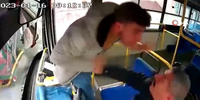 Halk otobüsünde dehşet veren görüntüler