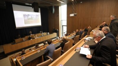 İnegöl’de yeni yılın ilk meclisi yeni binada yapıldı