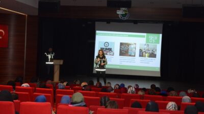 İNESMEK kursiyerlerine “En İyi Narkotik Polisi Anne” projesi anlatıldı