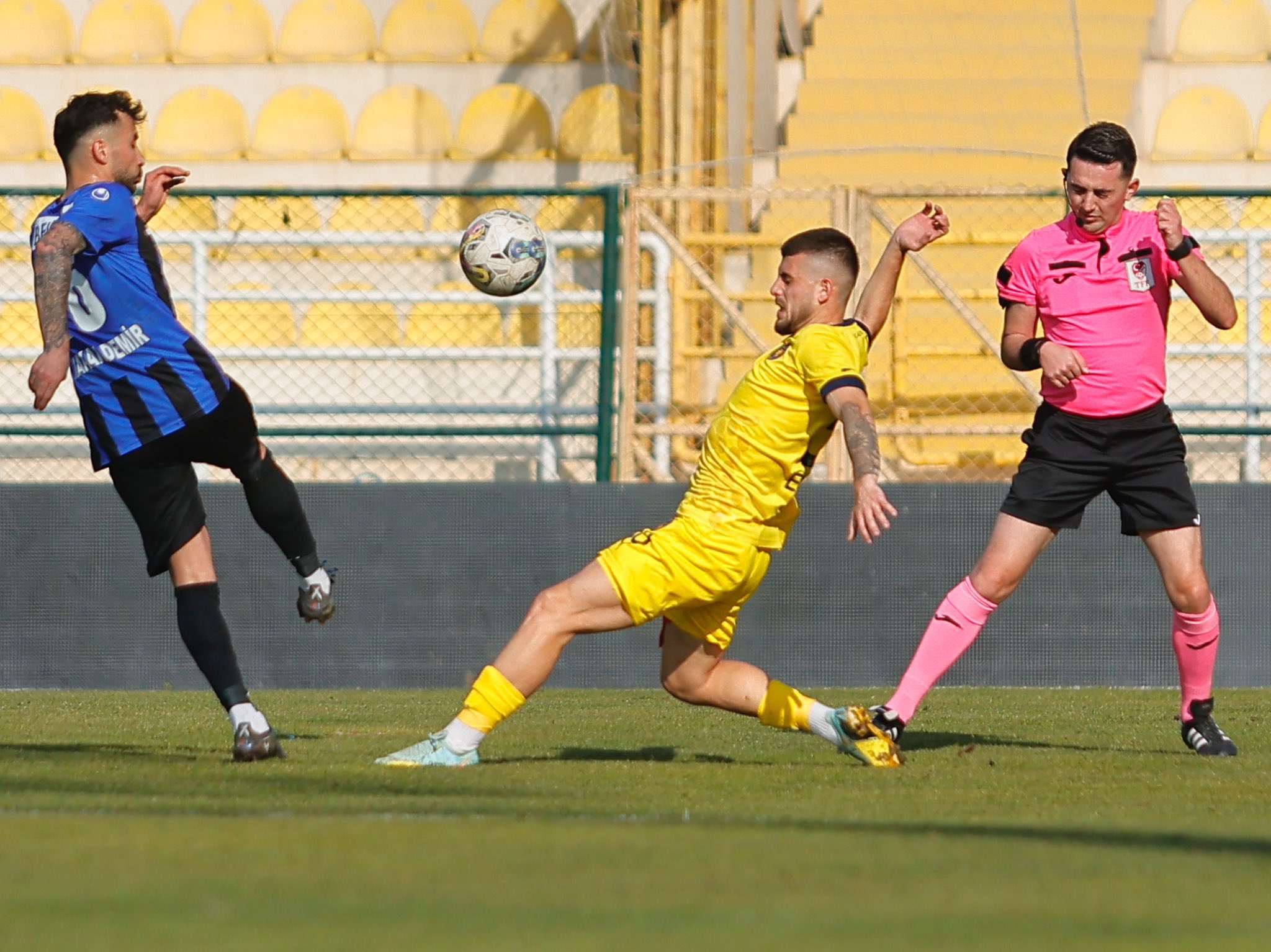 2.Lig’deki Bursa ekibi lider Bucaspor’dan puanı kaptı!