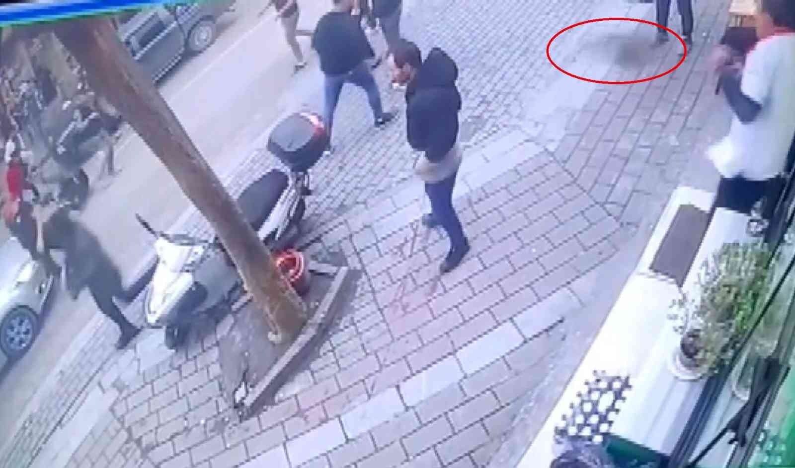 Görüntüler Bursa’dan… Kavgayı izlerken ölümden döndü