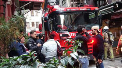 Çatı yangını paniğe neden oldu