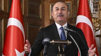 Bakan Çavuşoğlu’ndan Pompeo’nun kitabına tepki