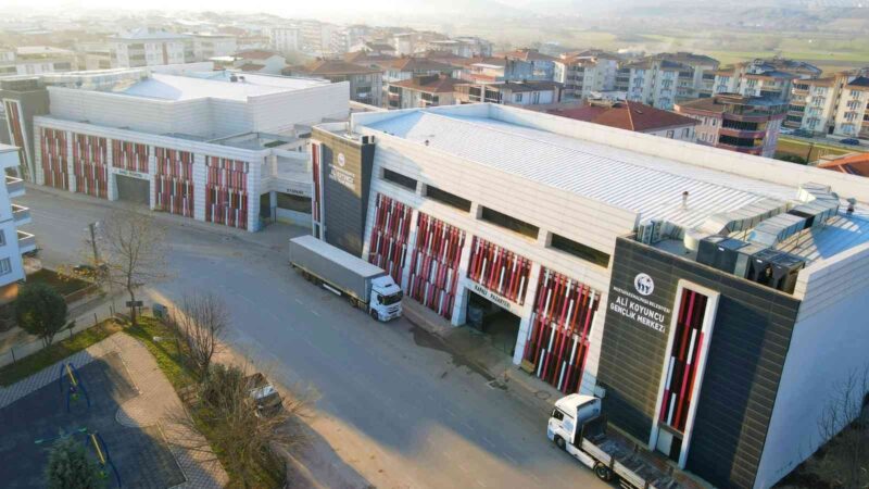 Mustafakemalpaşa Belediye Başkanı Mehmet Kanar, halk kütüphanesi ile 2023 yılının