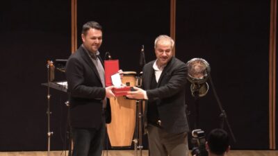 Nilüfer Belediyesi personeli başarısını ödülle taçlandırdı