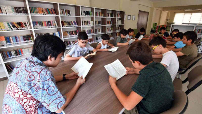 Osmangazi’nin ilim yuvaları dolup taşıyor Osmangazi Belediyesi’nin ilçenin farklı noktalarına kazandırdığı kütüphane ve bilgi evleri,