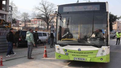 Bursa’da ‘durak geçme kavgası’ kazaya neden oldu