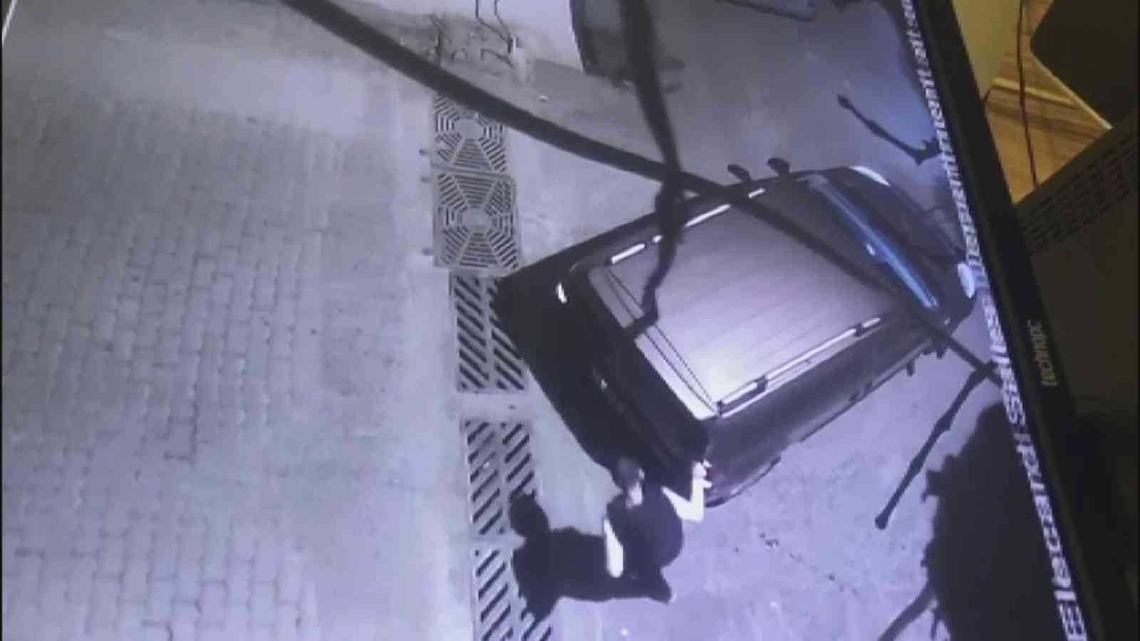 Bursa’da mazgal hırsızları kamerada Bursa’da mazgal hırsızları kamerada