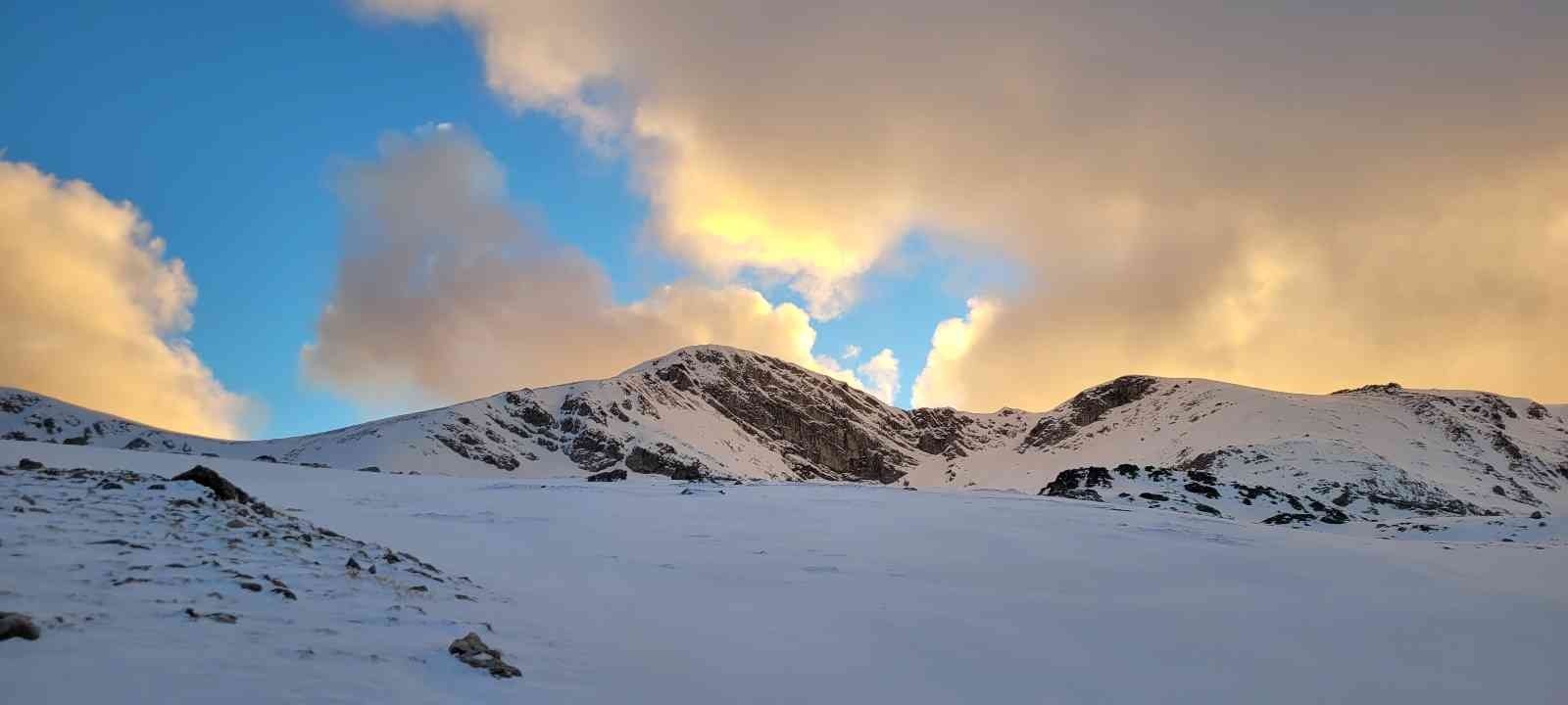 Uludağ’da göller buz tuttu ama kar yok Uludağ’da göller buz tuttu ama kar yok