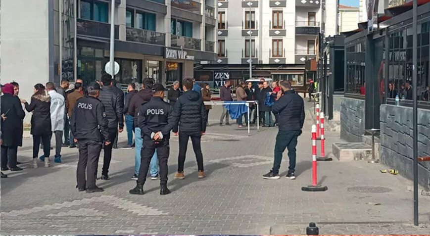 Boşanma aşamasındaki eşini 10 kurşunla öldürüp canına kıydı Boşanma aşamasındaki eşini 10 kurşunla öldürüp canına kıydı