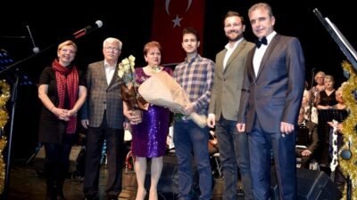 Sevgi ve Kardeşlik Korosu, ‘Şarkılarla Yeni Yıla Merhaba Konseri’yle Uğur