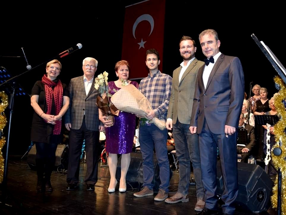 Sevgi ve Kardeşlik korosunda muhteşem konser 1 sevgi ve kardeslik korosunda muhtesem konser d4d76fe