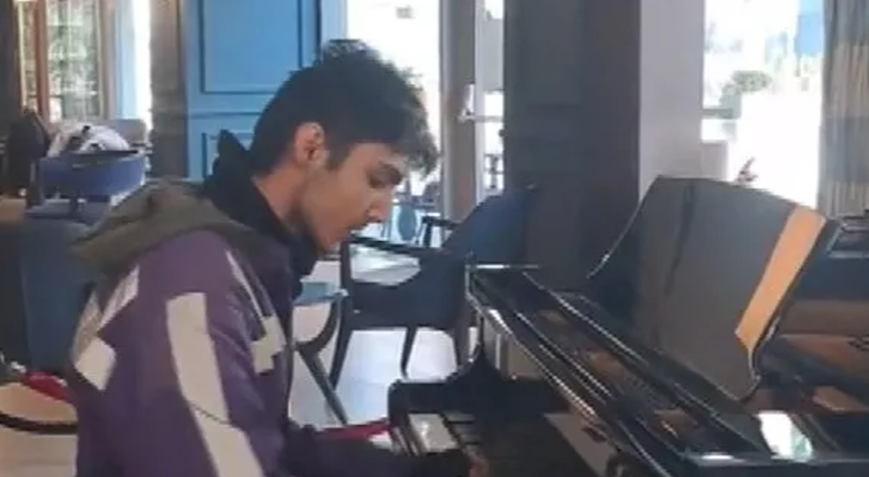 Piyano performansıyla herkesi büyülemişti! Artık kuryelik yapmayacak