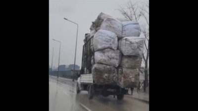 Bursa’da tehlikeli taşımacılık! O anlar kamerada
