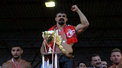 Kırkpınar Başpehlivanı Şimşek’in derecelerinin alınmasına tepkiler