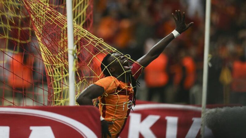 Galatasaray'ın 37'lik golcüsü Bafetimbi Gomis için Spor Toto 1. Lig'den