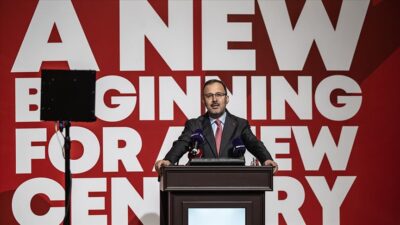 Bakan Kasapoğlu: Türk futbol ekolünü inşa etmeliyiz