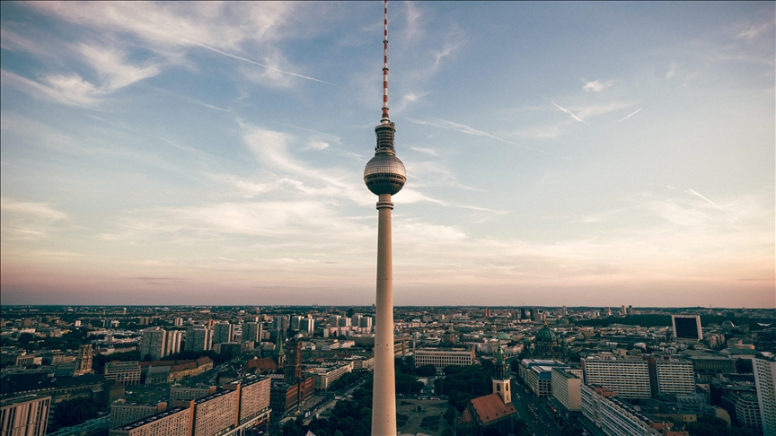 Alman ekonomisi dördüncü çeyrekte küçüldü