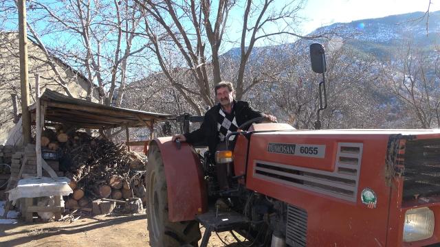 30 kilometre hız yapabilen traktörüyle aşırı hız cezası yedi