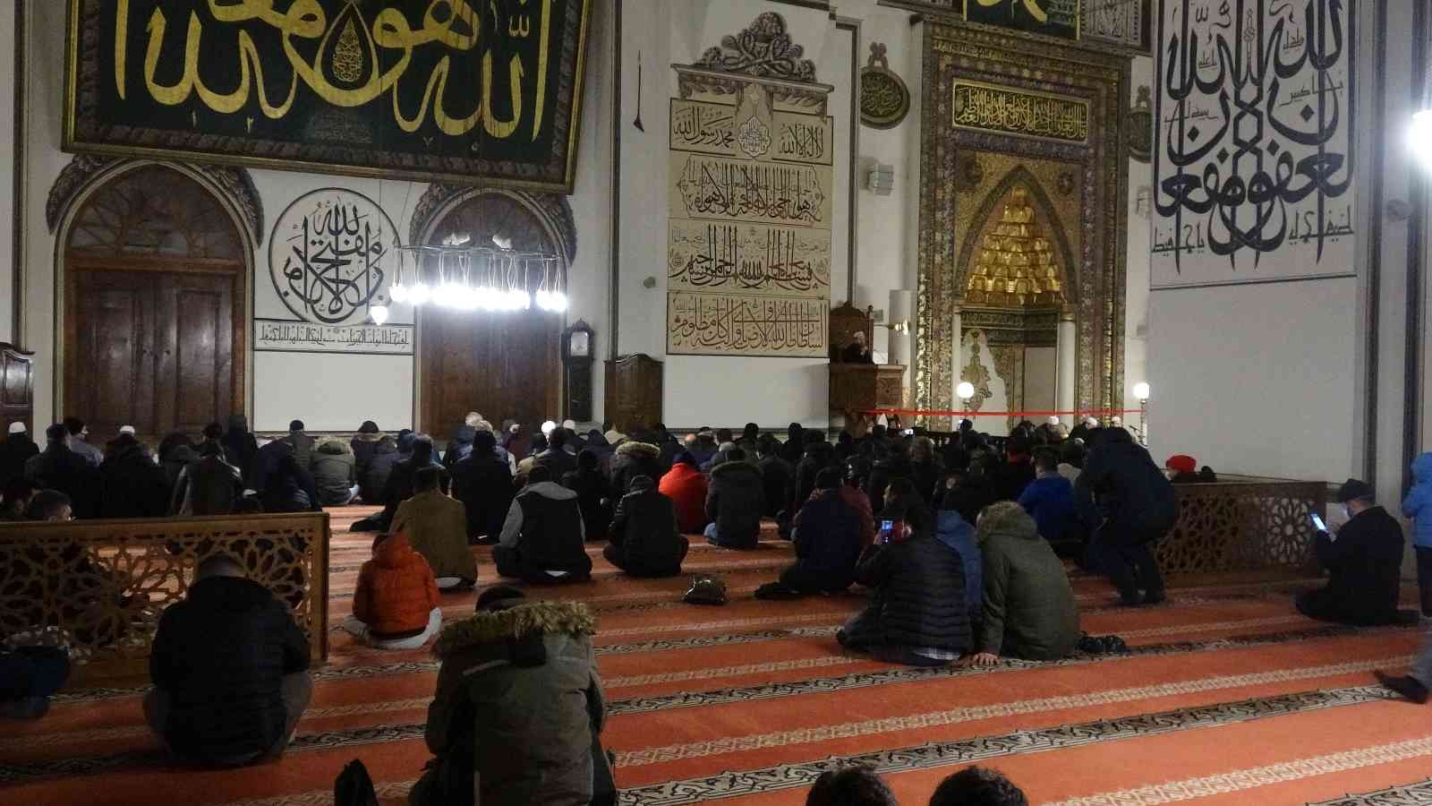 Bursalılar, Regaip Kandili’nde Ulu Cami’ye akın etti