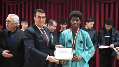 Uluslararası lisede karne heyecanı