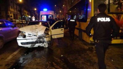 Bursa’da yeni yıla kaza yaparak girdiler