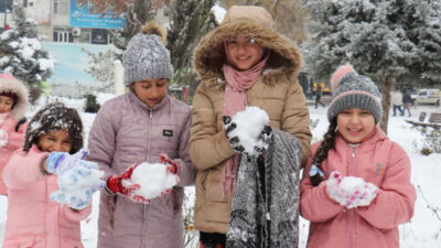 Açıklamalar peş peşe geldi! Eğitime kar engeli