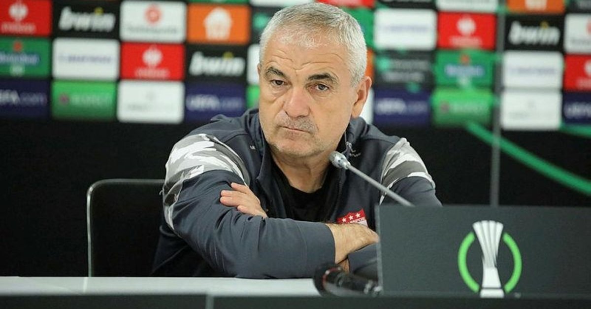 Rıza Çalımbay deprem sonrası acı haberi verdi: “Ailesinden 15 kişi vefat etti” Rıza Çalımbay deprem sonrası acı haberi verdi: “Ailesinden 15 kişi vefat etti”