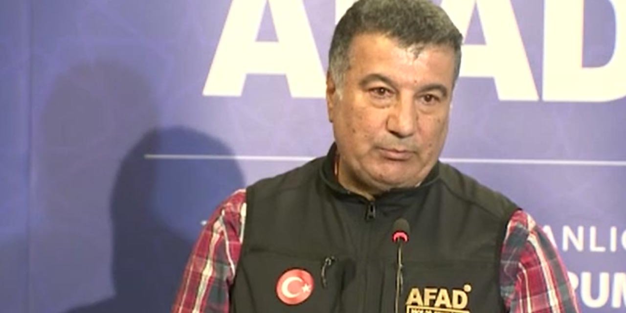 Deprem bölgesine 250 milyon lira acil destek, 300 bin battaniye gönderildi Deprem bölgesine 250 milyon lira acil destek, 300 bin battaniye gönderildi