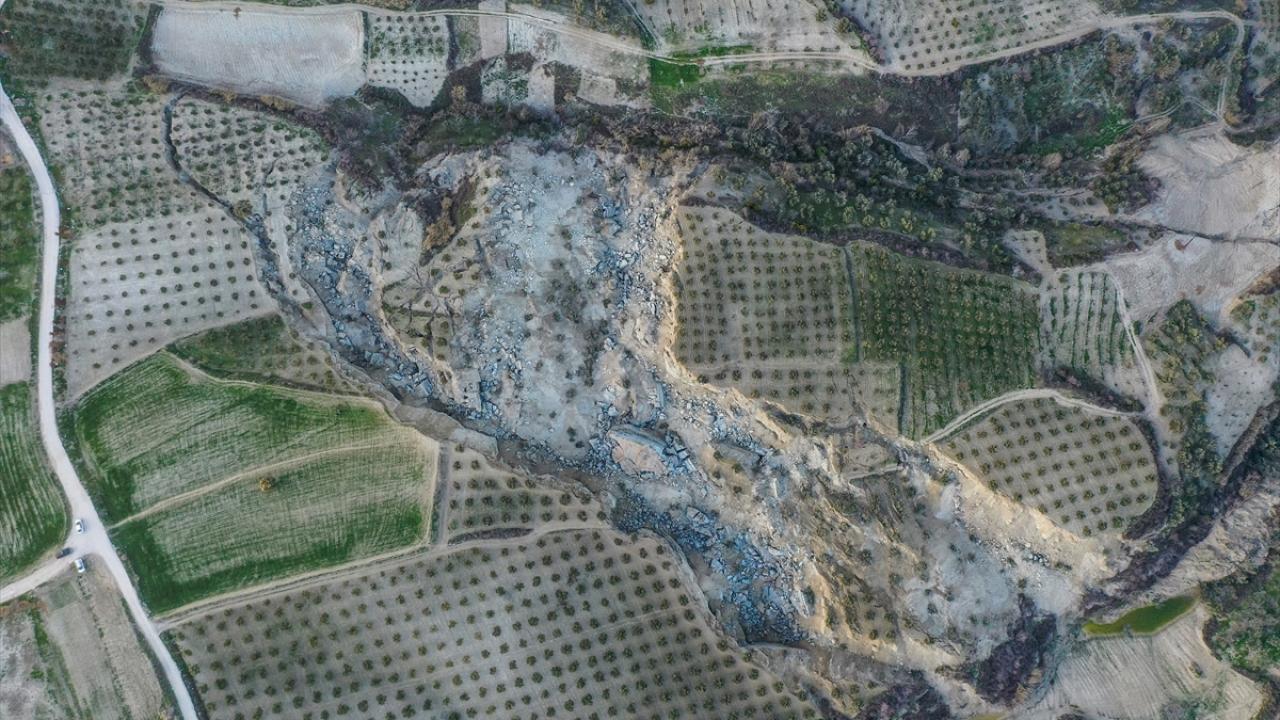 İkiye ayrılan arazinin sahibi konuştu: ‘Zeytinliğimi tanıyamadım’