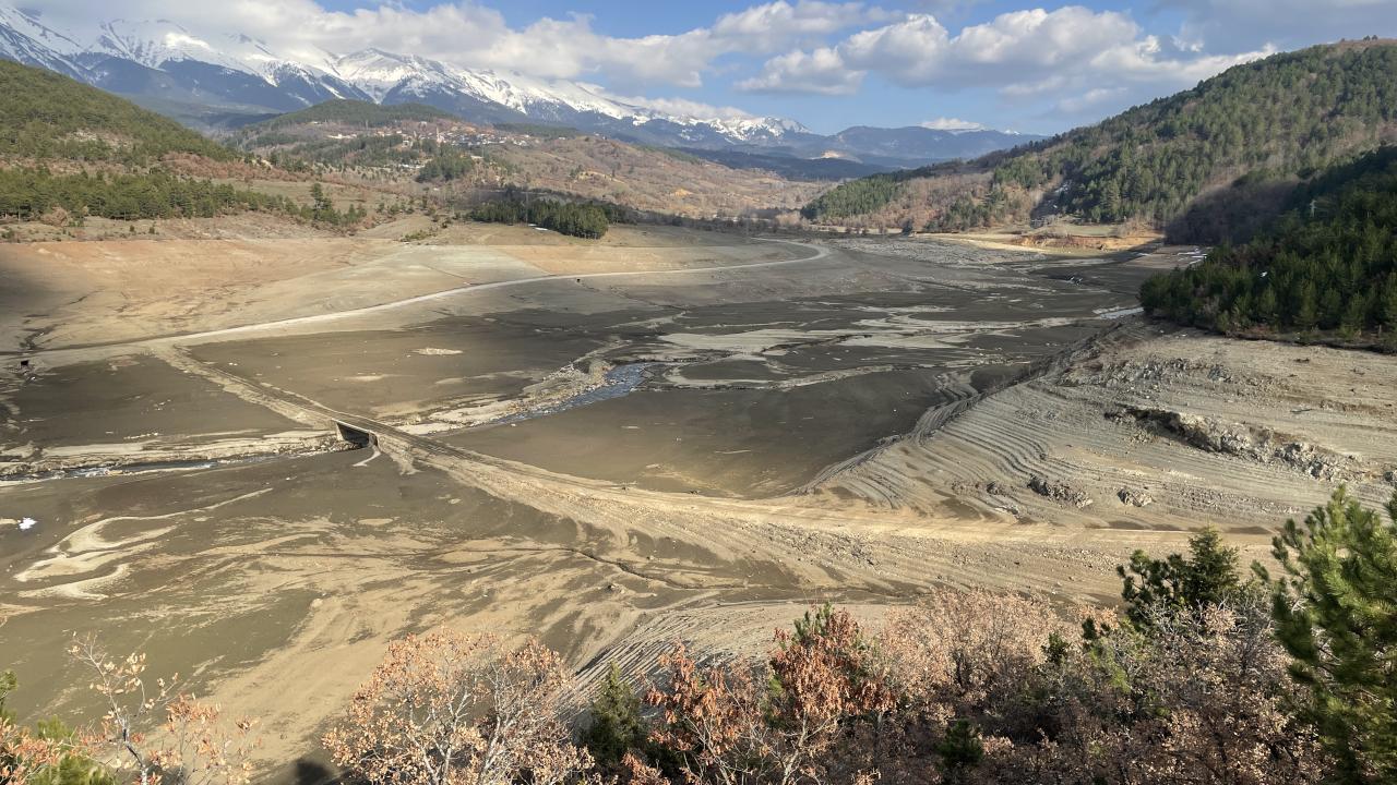 Bursa’nın içme suyu kaynağı kurudu! BUSKİ’den önemli çağrı Bursa’nın içme suyu kaynağı kurudu! BUSKİ’den önemli çağrı
