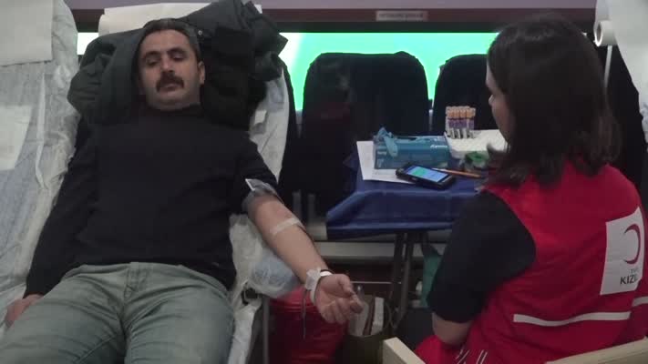 Fenerbahçe’nin kan bağışı çağrısına yoğun katılım