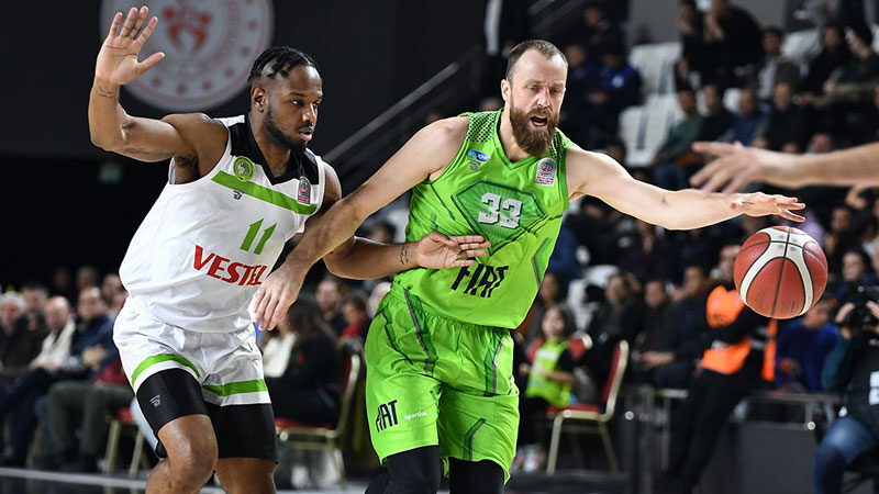 TOFAŞ yine kayıplarda Türkiye Sigorta Basketbol Süper Ligi’nin 18. hafta maçında Bursa ekiplerinden