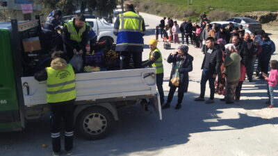 Büyükşehir Belediyesi deprem bölgesinde yaraları sarmaya devam ediyor